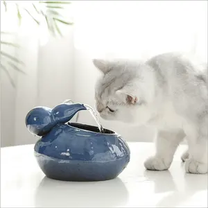 Yüksek kaliteli otomatik kedi içme çeşmesi renkli seramik kedi su çeşmesi