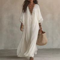 Robe longue en dentelle patchwork pour femme, col en V profond, manches chauve-souris, ample et fluide, parfaite comme cache-maillot de plage ou kaftan de vacances