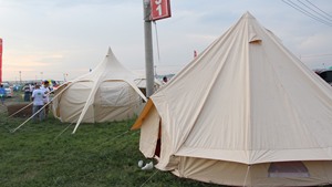 Tente de camping de luxe 4 hommes, grande fourneau léger, lit à pôle, en coton, de couleur verte, idéal pour l'hiver - Product Image 6