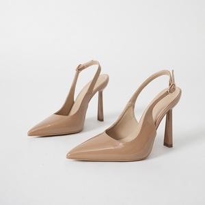 Nuovo Arrivo Sandali Donna con Tacco a Spillo Punta Affusolata Taglie Grandi in Pelle Verniciata Lucida Eleganti con Cinturino Posteriore e Fibbia <span class=keywords><strong>Neri</strong></span> Estivi - Product Image 3