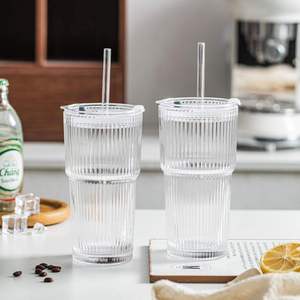 Vaso de Vidrio Transparente de 600 ml con Rayas, Ecológico, Apto para Lavavajillas, con Tapa Segura y Pajita para Beber Jugo, Leche, Té, Café Helado - Product Image 2