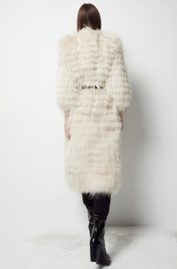 YR008 معطف فرو نسائي طويل بفتحة رقبة على شكل حرف V - Product Image 3