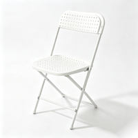 Chaise pliante blanche perforée en plastique pour hôtel, banquet, restaurant et événements en plein air