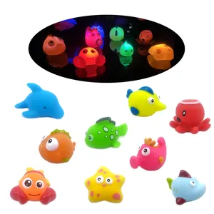 儿童发光二极管闪光浴缸漂浮海豚聚氯乙烯橡胶沐浴玩具带灯鱼章鱼玩具