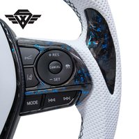 Volant sport personnalisé en fibre de carbone forgée à 3 branches avec LED premium pour Toyota Camry LC300 LC200 LC250 Hilux