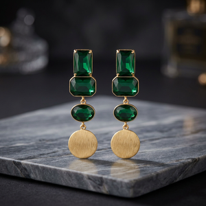 Offre Spéciale Exima Traders – Boucles d'oreilles clous tendance en laiton plaqué or pour femme, serti clos, vert, pour toutes occasions et usage quotidien - Product Image 2