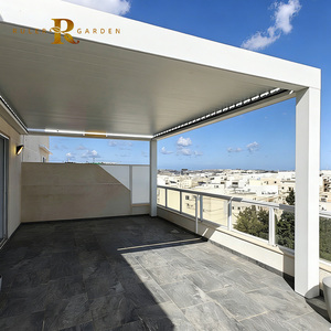 Pergola bioclimatique en aluminium avec système de toit rétractable automatique et éclairage <span class=keywords><strong>LED</strong></span> intégré pour projets hôteliers et terrasses européens - Product Image 1