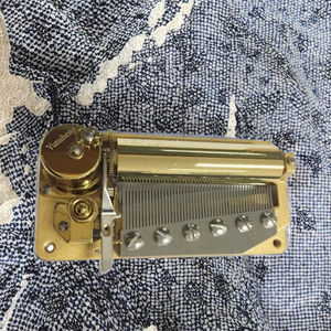 Boîte à musique en métal à remonter personnalisée avec 30/50/78 notes et une durée sonore <span class=keywords><strong>de</strong></span> 120 secondes - Product Image 5