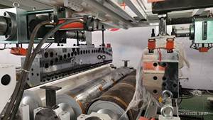 Máquina para Fabricar Lonas Flexibles de Vinilo PVC Industrial |   Línea de Producción de Láminas de Plástico por Extrusión de Doble Tornillo para Láminas Publicitarias - Product Image 5