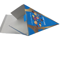 Kunden spezifische Weihnachts pyramide Wellpappe Geschenk box Schokolade geformt mit UV-Vorteil und Prägung Druck handhabung
