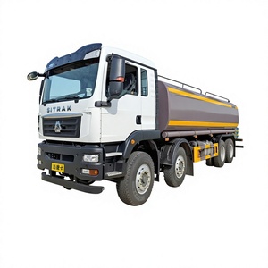 Autocisterna Sinotruk SITRAK 8x4 a 12 ruote da 25-30 m³ per irrigazione - Veicolo per il trasporto di acqua potabile - Product Image 1