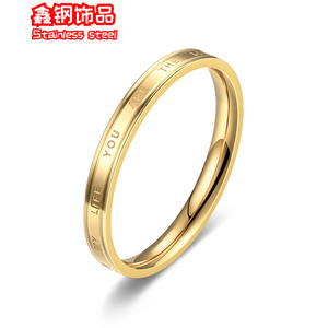 Le fabricant vend des bagues en acier titane avec lettres anglaises pour femmes, qui ne ternissent pas. C'est un couple de niche et de luxe léger. - Product Image 5