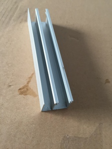 <span class=keywords><strong>Profil</strong></span>é d'extrusion en <span class=keywords><strong>PVC</strong></span> ABS <span class=keywords><strong>noir</strong></span> en forme de <span class=keywords><strong>U</strong></span> - Product Image 6