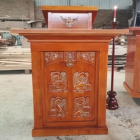 Conjunto de Altar y Atril de Madera para Iglesia con Patrones Religiosos Intrincados para Espacios Sagrados