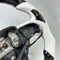 Volant en cuir perforé en fibre de carbone forgé pour volant de voiture Dodge Challenger SRT