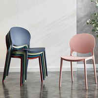 Chaise de salle à manger en plastique colorée, simple et économique, empilable, pour la maison, le restaurant, l'extérieur