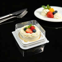 Boîte à gâteau carrée transparente en PET à cavité unique avec base blanche en PP, emballage jetable pour mini-tartes au fromage et pâtisseries à emporter