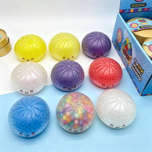Venta al por mayor de fábrica: Juguete antiestrés de dumpling misterioso relleno de cuentas brillantes, juguete blandito de panecillo chino al vapor, empaque de lata dorada - Product Image 2