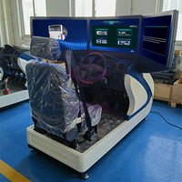 Simulateur de conduite automobile professionnel à trois écrans pour la formation en auto-école, disponible en gros