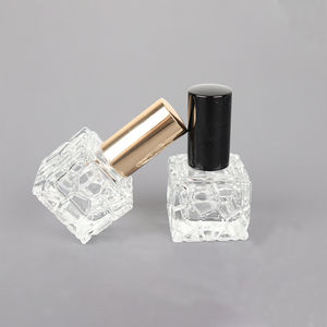 Atomizadores de Perfume de Vidrio Cuadrados de 10 ml con Boquilla de Aluminio Negro y Dorado, Recargables - Product Image 1