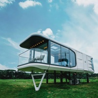 Capsule spatiale moderne, maison mobile préfabriquée, pod habitable pour le glamping, villa de vacances