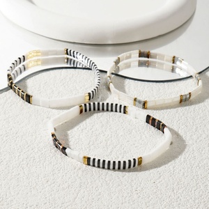 Ensemble de bracelets perlés élastiques multirangs en verre Miyuki Tila, style bohème, résistants à la décoloration, pour l'été et la plage, bijoux de mode unisexe - Product Image 3