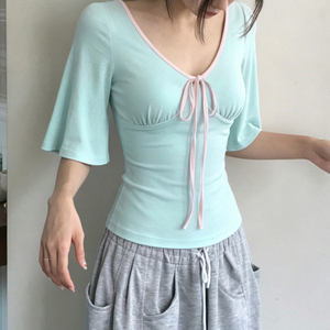 เสื้อยืดผู้หญิงคอวีผูกเอว แขนกระดิ่ง ทรงเข้ารูป สีพื้น แฟชั่นลำลอง - Product Image 3