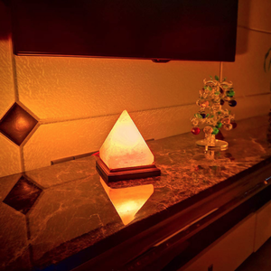 Lampe de sel pyramidal de qualité supérieure 6 kg, sel rose naturel de l'Himalaya, cristal de sel pour les spas bien-être et la décoration d'hôtels de luxe - Product Image 6