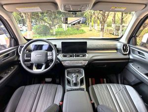 Haval <span class=keywords><strong>H5</strong></span> 2.0T Édition <span class=keywords><strong>Elite</strong></span> Acura Automatique 4x4 avec Moteur Turbo Volant à Gauche Sièges en Cuir Pneus R18 Barre de Toit Métallique - Product Image 4