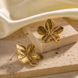 Vendita calda di alta qualità oro Vintage orecchini floreali per le signore orecchini all'ingrosso - Product Image 2