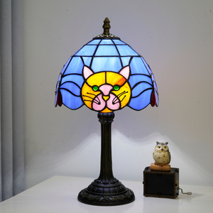 Lampes de table très vendues pour bébés et enfants, <span class=keywords><strong>lampe</strong></span> de bureau en verre <span class=keywords><strong>Tiffany</strong></span> style chat bleu, <span class=keywords><strong>lampe</strong></span> de table mignonne en forme d'animal pour cadeau de vacances - Product Image 4