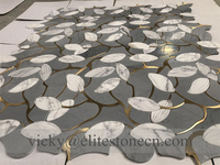 Mosaïque de carrelage en pierre naturelle personnalisée avec dos en laiton, jet d'eau