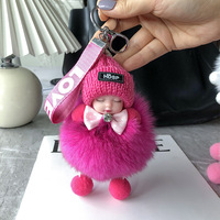 Adorable porte-clés poupée endormie - Pendentif en peluche pompon moelleux