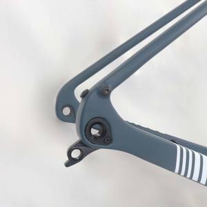 Neuester 700C Cyclocross <span class=keywords><strong>Gravel</strong></span> Fahrradrahmen, Vollcarbon, für Steckachse 100*12/142*12 mit Innenverlegten Zügen - Product Image 6