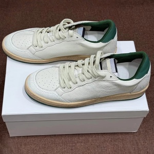 Zapatillas de Diseño GGBD 2026 de Cuero Genuino de Ganso Blanco, Antideslizantes y Cómodas, Estilo Skateboard, Doradas con Efecto Desgastado - Product Image 3