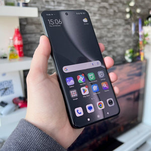 Téléphone mobile Xiao Mi 15 Ultra, prend en charge l'eSIM, double SIM, double veille, batterie 5400 mAh, écran OLED 120 Hz, processeur octa-core, Android - Product Image 3