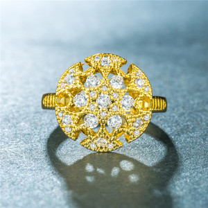 Anello con Design Floreale Traforato, Anello Classico da Donna - Product Image 2