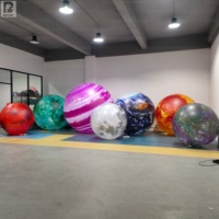 Décoration de fête sur le thème de l'espace, planète gonflable, Terre, Lune et neuf planètes gonflables suspendus avec modèle LED