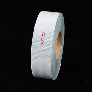 เทปสะท้อนแสงสีขาว DOT-C2 ปรับแต่งได้ ขนาด 5 ซม.*45.7 ม. กันน้ำ กันไฟ พิมพ์ได้ ใช้สำหรับติดตั้งเพื่อเพิ่มความโดดเด่นให้กับยานพาหนะ - Product Image 2