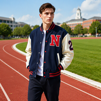 Blouson de baseball personnalisé pour homme avec broderie de lettres, appliqué 3D, manches contrastantes, ourlet côtelé et bordure unie, style universitaire
