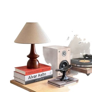 Lampe de bureau vintage française en bois massif, style Wabi-Sabi, rétro américain, haut de gamme, pour chambre et bureau, élégante lampe de chevet 2,0 kg - Product Image 2