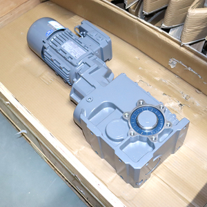 Servomoteur original Lenze 16931080 pour l'automatisation industrielle et les machines CNC - Product Image 4