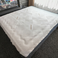 Tissu de matelas en tricot jacquard respirant ignifuge 100% polyester pour textile de maison, oreiller, meubles