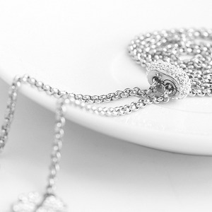 Collar con Colgante de Trébol de Moda Europea y Americana con Diamantes de Imitación, Cadena de Acero Inoxidable Ajustable para Uso Diario, Regalo - Product Image 2