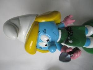 2022 nouvelle sculpture <span class=keywords><strong>de</strong></span> statue en résine personnalisée <span class=keywords><strong>de</strong></span> <span class=keywords><strong>dessin</strong></span> <span class=keywords><strong>animé</strong></span> <span class=keywords><strong>de</strong></span> haute qualité pour la décoration <span class=keywords><strong>de</strong></span> jardin - Product Image 5