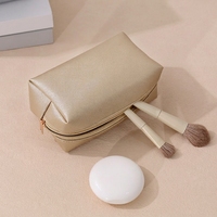 Sac de voyage multifonctionnel grande capacité à prix abordable pour femme, en cuir PU, avec fermeture éclair, étanche, pour cosmétiques et rangement