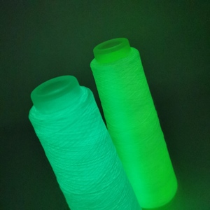 150/2 fil lumineux tendance en polyester recyclé haute élasticité longue durée de vie <span class=keywords><strong>course</strong></span> de nuit technique de broderie haute luminosité - Product Image 2