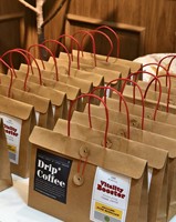 Sac d'emballage alimentaire rétro vintage en papier kraft, résistant à l'humidité, avec poignée longue, pour café, biscuits, bonbons et snacks, avec estampage à chaud