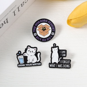 Les Horreurs Persistent, Mais Moi Aussi : Broche en émail chat 'J'ai vu, j'ai compris, j'ai <span class=keywords><strong>oublié</strong></span> ce que j'étais en train de faire' - Bijou de revers - Product Image 2