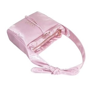 Sac fourre-tout unisexe tendance et portable pour soirées dansantes, avec logo personnalisé, antivol, mignon pour filles et femmes, résistant à l'eau et avec protection RFID - Product Image 3